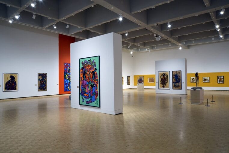 Installation view, Miskwaabik Animiiki Power Lines: The Work of Norval Morrisseau, The MacKenzie Art Gallery, 2021. 