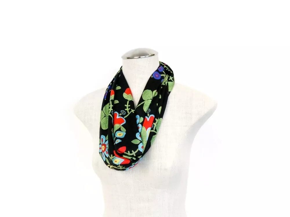 Métis Spirit – Flower Beadwork Scarf